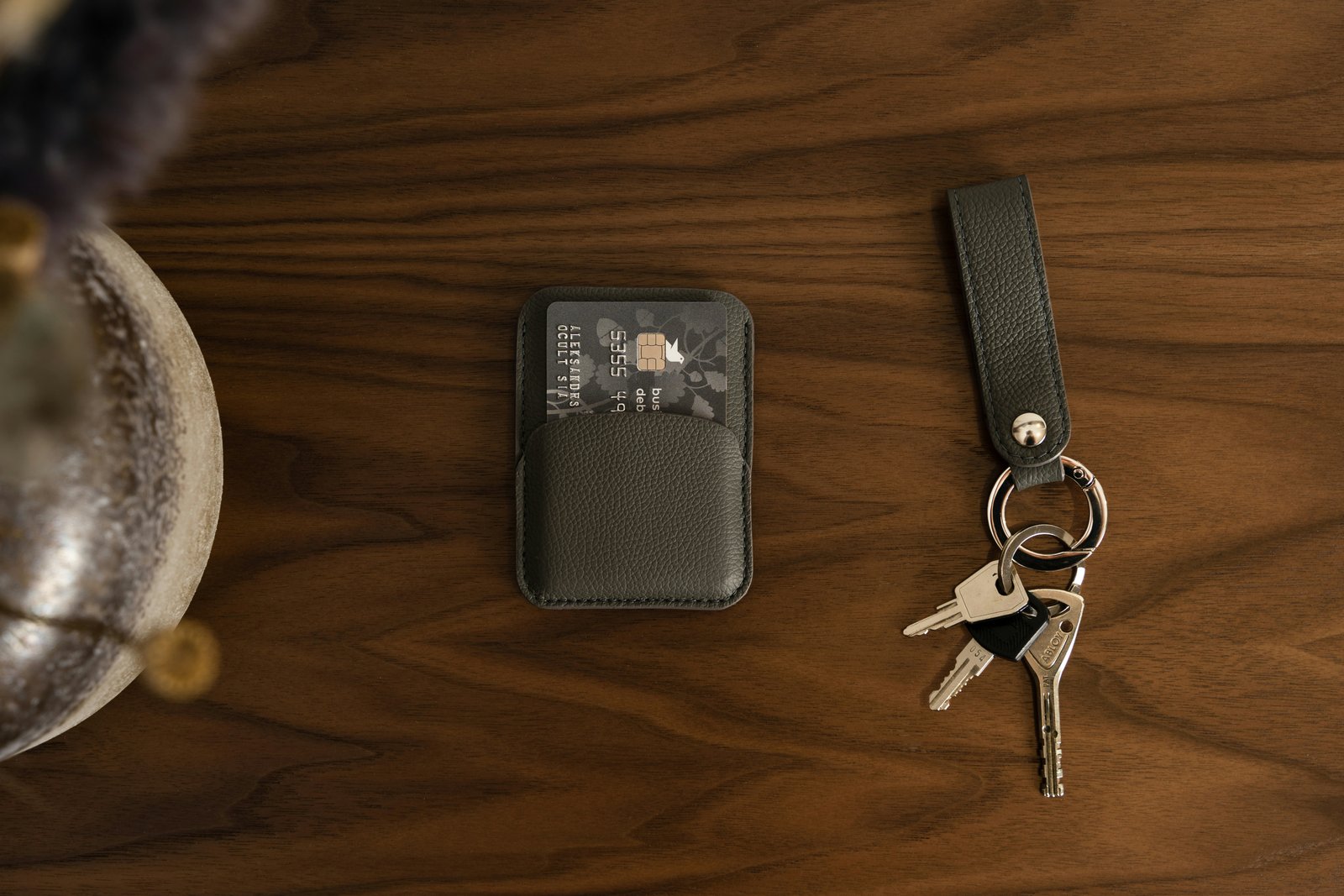 OnusGroup Business Card Holder